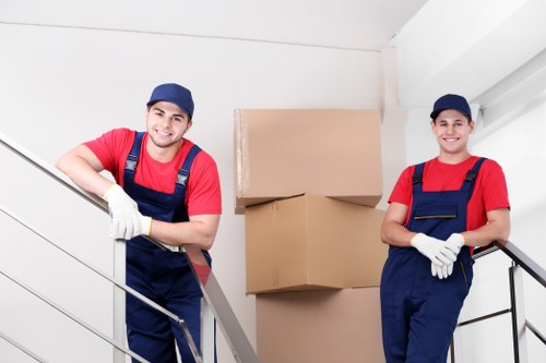 Packing and moving household belongings for an Ealing relocation